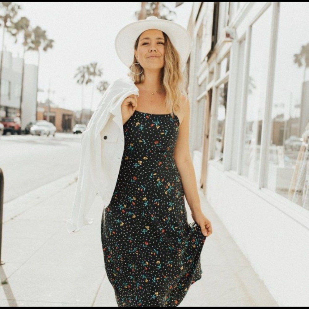 Carly Jean Los Angeles Black Floral Midi Dress